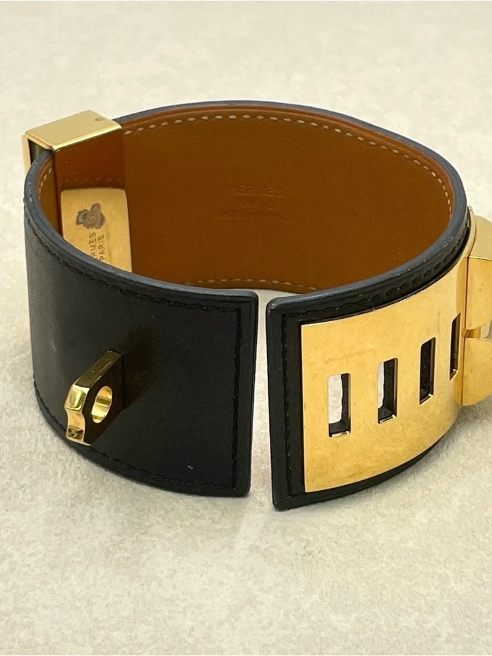 Hermès Collier de Chien Gold Hardware Wide Leather Cuff - Black/Gold - Picture 12 of 16